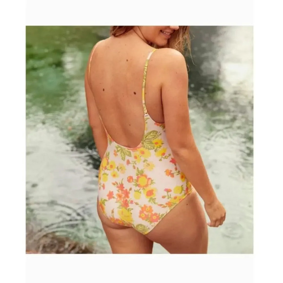 Aerie Printed Ruffle Keyhole One Piece Floral Swimsuit - Picture 7 of 10